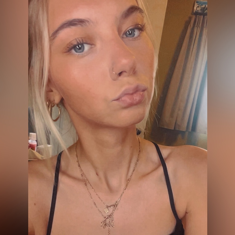 Meet your Posher, Dakotah